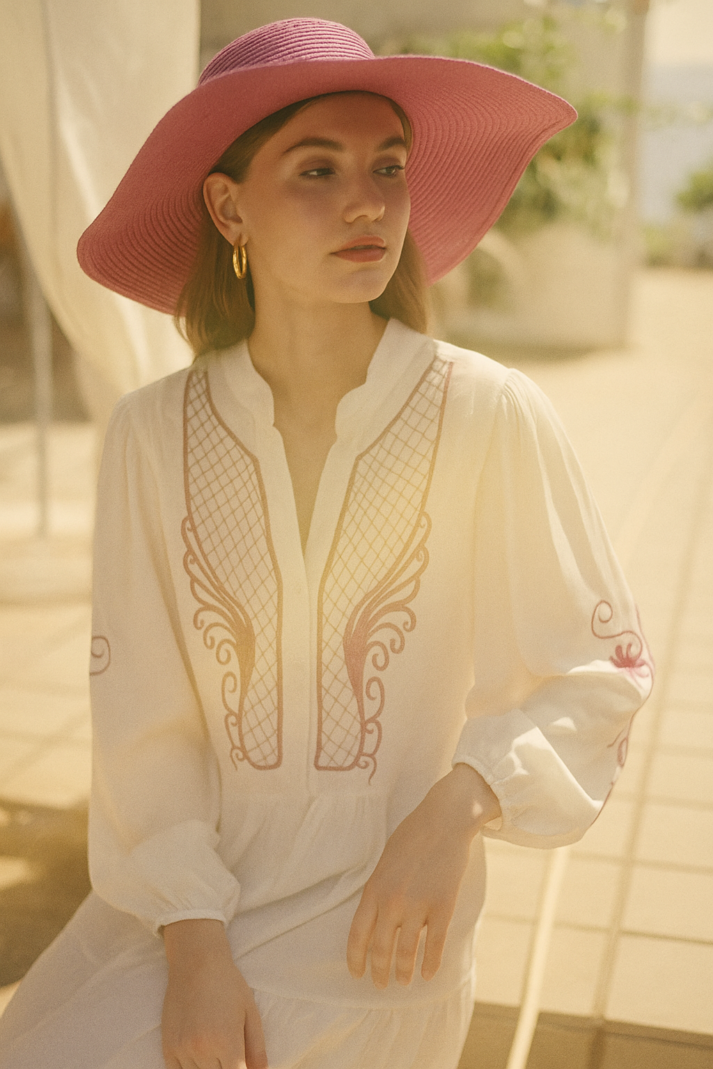 Vestido con bordado de fénix