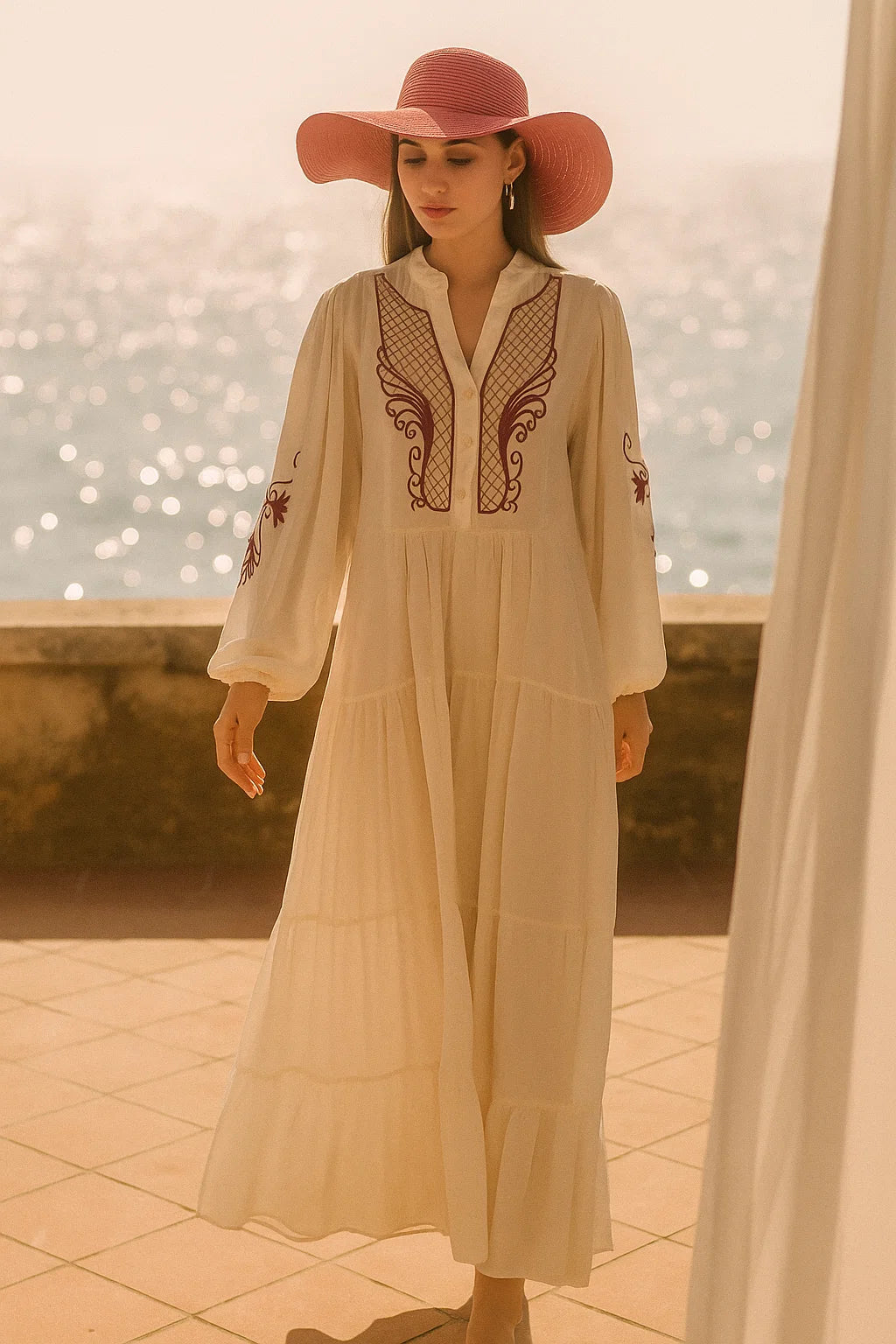 Vestido con bordado de fénix